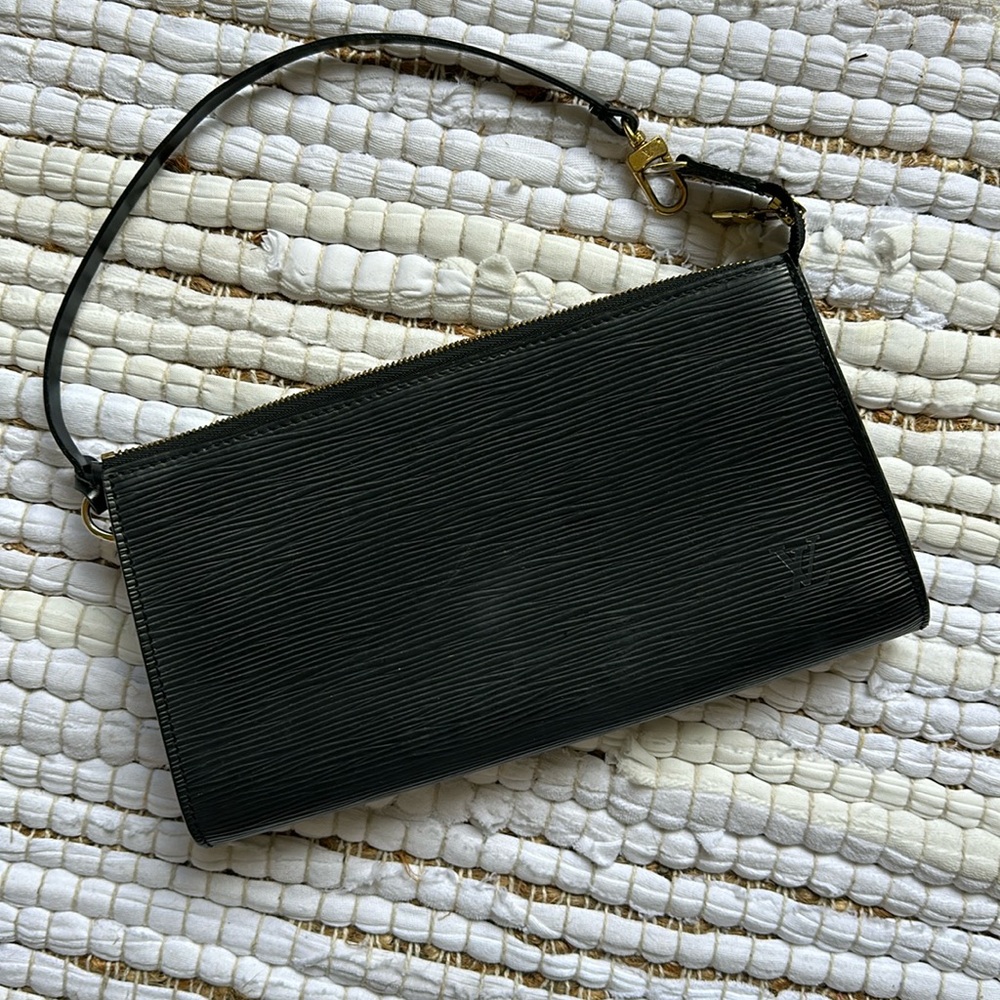 Louis Vuitton Epi Pouchette